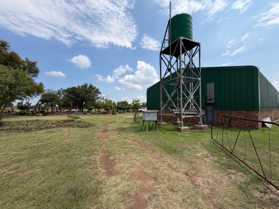 5 Bedroom Property for Sale in Metsimaholo Free State